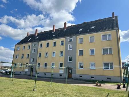 Haus von Hinten Haus von Hinten - Mehrfamilienhaus in 06889 Lutherstadt Wittenberg mit 764m² kaufen