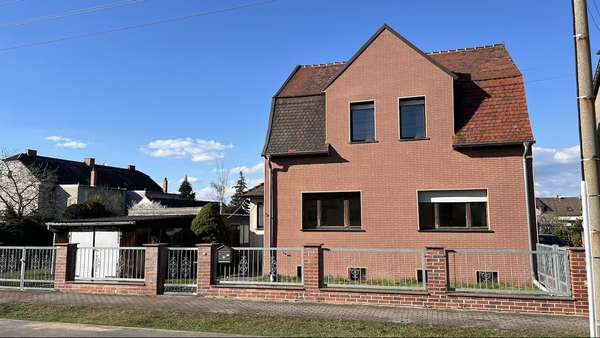 Straßenansicht - Einfamilienhaus in 06785 Oranienbaum-Wörlitz mit 102m² kaufen
