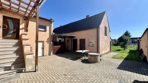 Hauseingang, Hof und Nebengelass - Doppelhaushälfte in 06901 Kemberg mit 90m² kaufen