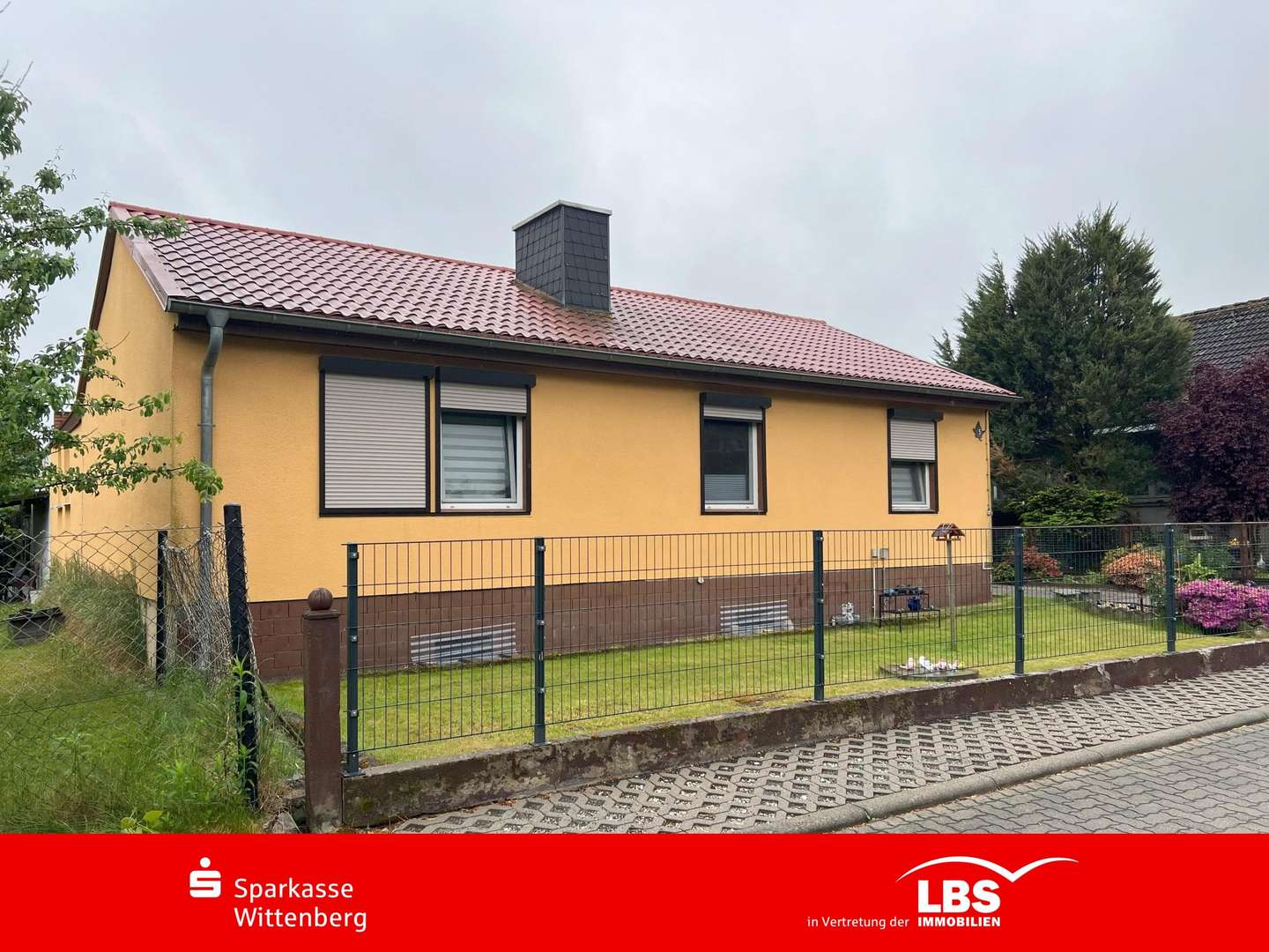 Haus Front Haus Front - Bungalow in 06773 Gräfenhainichen mit 85m² kaufen