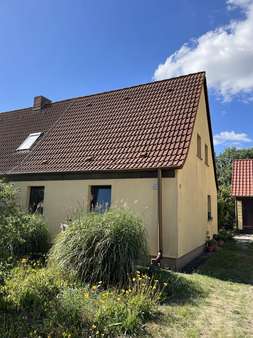 Haus Front Haus Front - Doppelhaushälfte in 06886 Lutherstadt Wittenberg mit 85m² kaufen