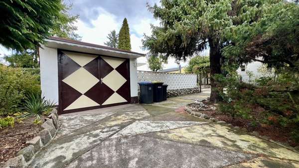 Garage und Weg zum Garten Garage und Weg zum Garten - Doppelhaushälfte in 06886 Lutherstadt Wittenberg mit 75m² kaufen