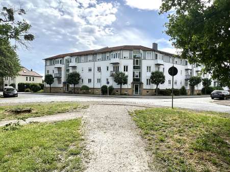 null - Dachgeschosswohnung in 06869 Coswig mit 86m² kaufen