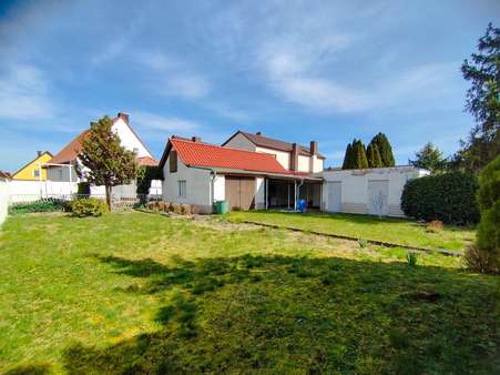 Blick aus dem Garten - Einfamilienhaus in 06774 Muldestausee mit 115m² kaufen