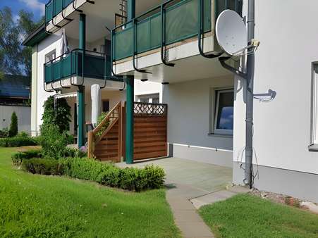 Blick auf die Terrasse - Erdgeschosswohnung in 39606 Osterburg mit 57m² kaufen