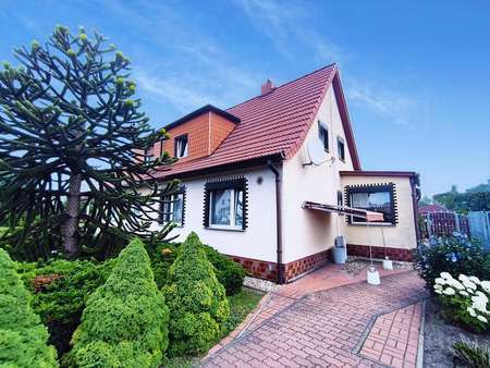 Einfamilienhaus Einfamilienhaus - Doppelhaushälfte in 39576 Stendal mit 98m² kaufen