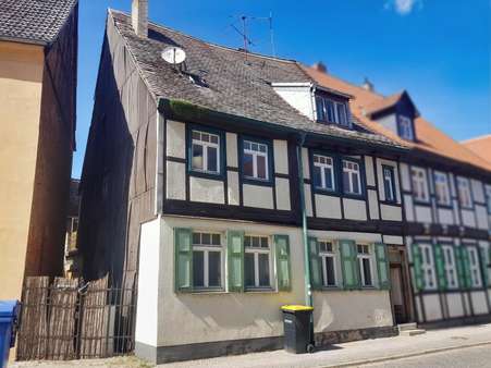 Blick von der Straße Blick von der Straße - Einfamilienhaus in 39590 Tangermünde mit 121m² kaufen