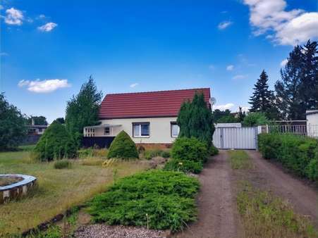 Blick vom Vorgarten - Einfamilienhaus in 39517 Tangerhütte mit 80m² kaufen