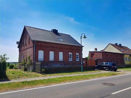 Blick von der Straße - Einfamilienhaus in 39517 Tangerhütte mit 130m² kaufen