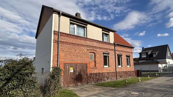 Außenansicht - Einfamilienhaus in 06493 Ballenstedt mit 129m² kaufen