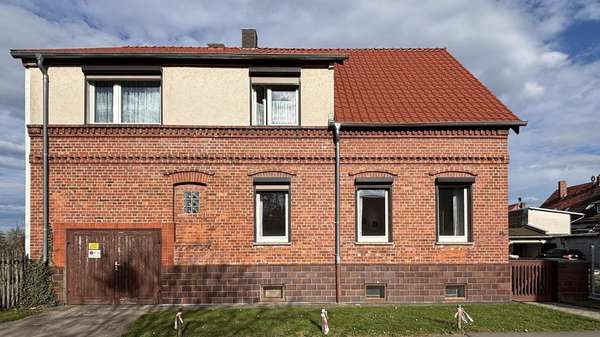 Außenansicht - Einfamilienhaus in 06493 Ballenstedt mit 129m² kaufen