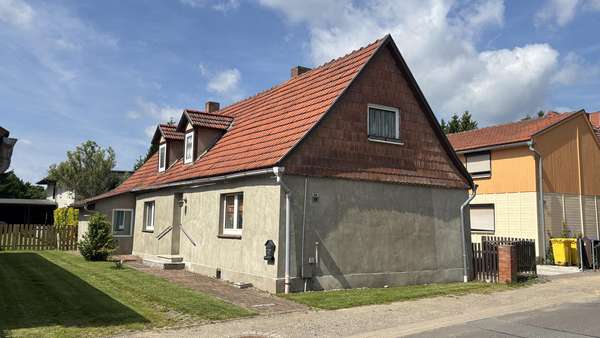 Außenansicht Außenansicht - Einfamilienhaus in 06493 Harzgerode mit 111m² kaufen