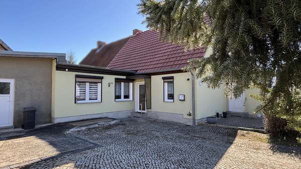 Außenansicht - Doppelhaushälfte in 06493 Harzgerode mit 119m² kaufen