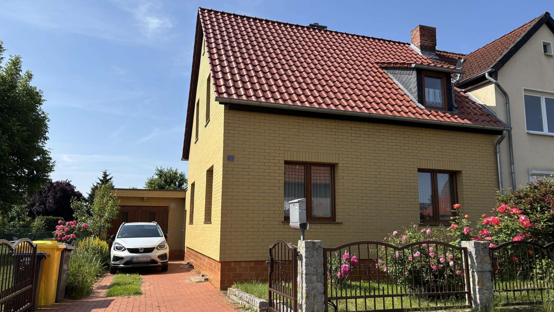 Hausansicht Hausansicht - Doppelhaushälfte in 38820 Halberstadt mit 94m² kaufen