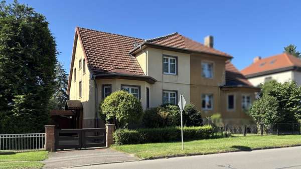 Außenansicht - Doppelhaushälfte in 06493 Ballenstedt mit 130m² kaufen