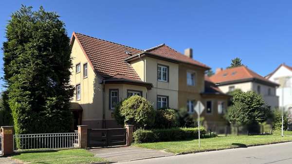 Außenansicht - Doppelhaushälfte in 06493 Ballenstedt mit 130m² kaufen