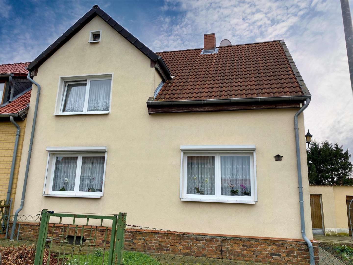 Hausansicht - Doppelhaushälfte in 38820 Halberstadt mit 100m² kaufen