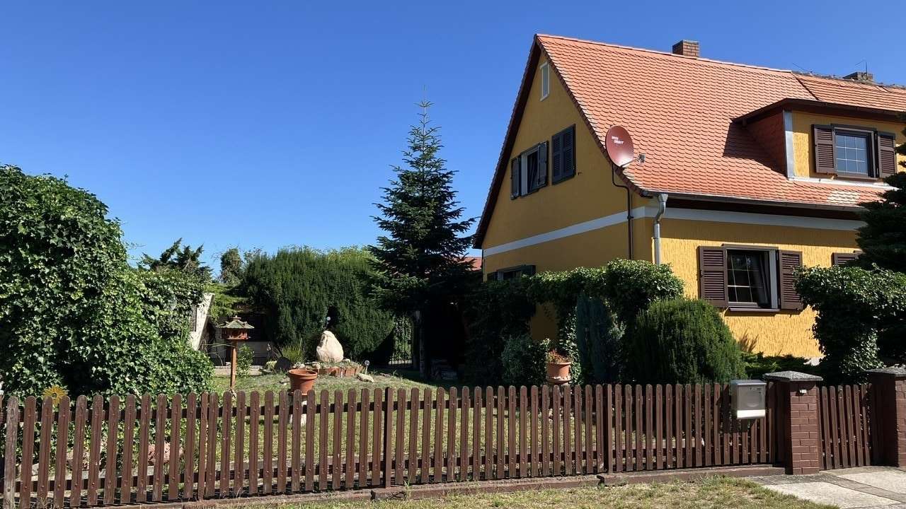 Vorderansicht - Doppelhaushälfte in 39317 Ferchland mit 100m² kaufen