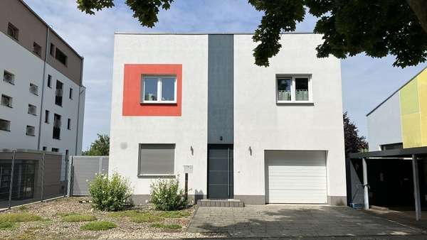 Vorderansicht - Einfamilienhaus in 39114 Magdeburg mit 170m² kaufen