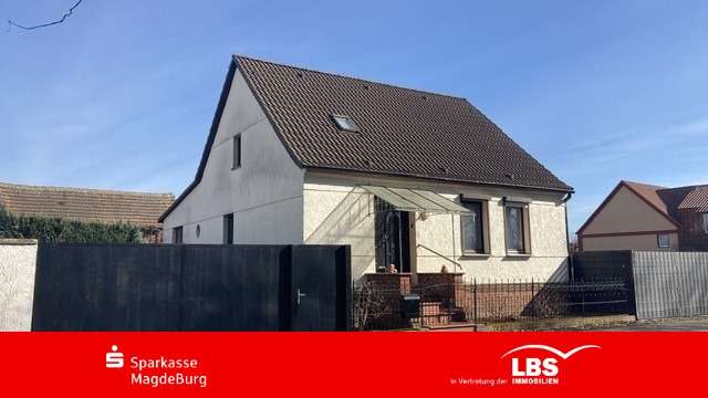 Vorderansicht mit Zufahrt - Einfamilienhaus in 39307 Parchen mit 115m² kaufen