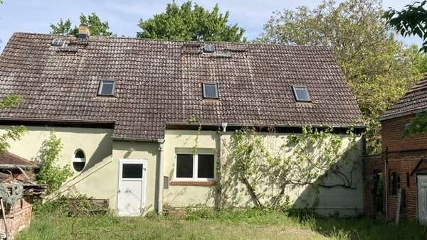 Rückansicht Rückansicht - Einfamilienhaus in 39307 Genthin mit 190m² kaufen