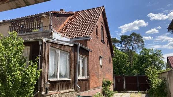 Rückansicht Rückansicht - Doppelhaushälfte in 39317 Güsen mit 120m² kaufen