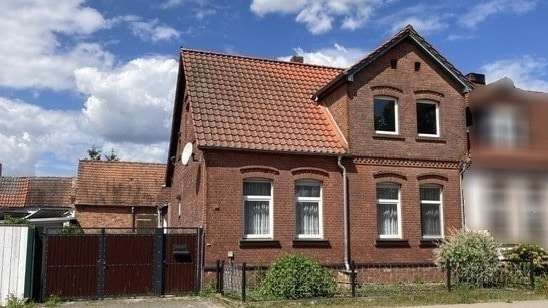 Vorderansicht Vorderansicht - Doppelhaushälfte in 39317 Güsen mit 120m² kaufen