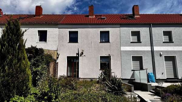 Hinteransicht - Reihenmittelhaus in 39118 Magdeburg mit 81m² kaufen