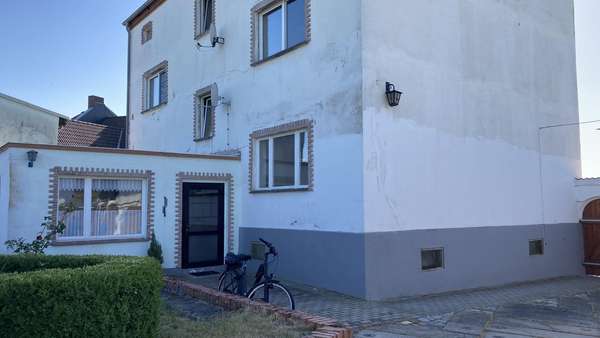 Eingangsbereich Eingangsbereich - Zweifamilienhaus in 39164 Wanzleben-Börde mit 166m² kaufen