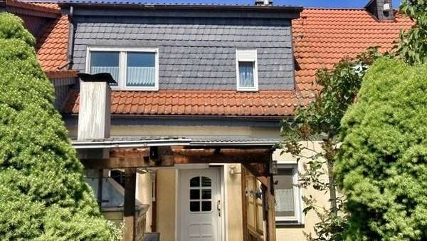 Rückseite mit Eingang - Reihenmittelhaus in 39317 Zerben mit 78m² kaufen