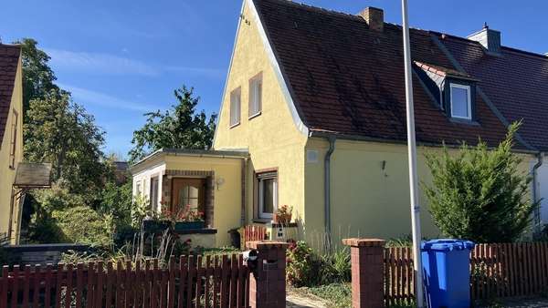 Vorderansicht Vorderansicht - Doppelhaushälfte in 39128 Magdeburg mit 85m² kaufen