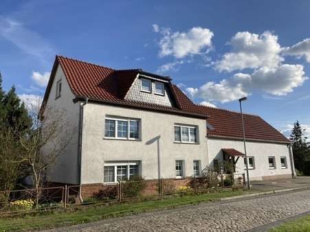 Vorderansicht - Landhaus in 39307 Genthin mit 240m² kaufen