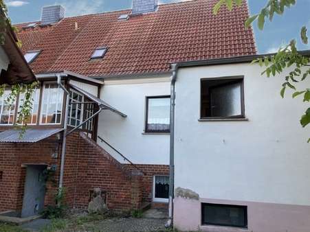 Rückansicht mit Anbau - Doppelhaushälfte in 39307 Genthin mit 100m² kaufen