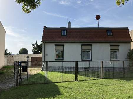 Vorderansicht - Einfamilienhaus in 39118 Magdeburg mit 118m² kaufen