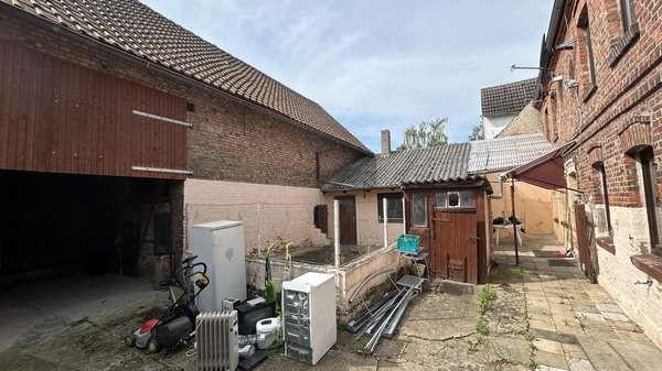 Innenhof - Einfamilienhaus in 39397 Gröningen mit 125m² kaufen