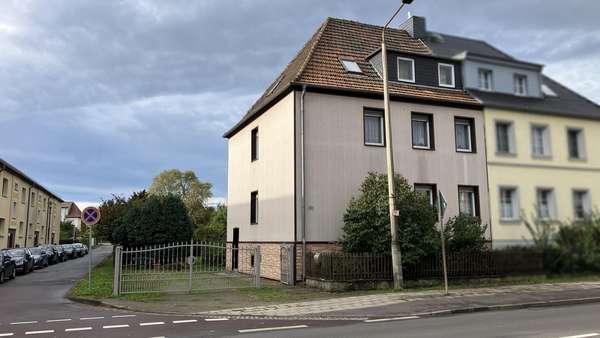 Straßenansicht - Doppelhaushälfte in 39340 Haldensleben mit 174m² kaufen