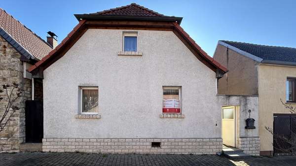 Vorderansicht - Einfamilienhaus in 39387 Oschersleben mit 85m² kaufen