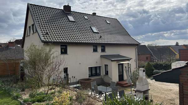 Hofansicht - Einfamilienhaus in 39356 Hödingen mit 200m² kaufen