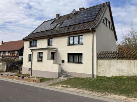 Straßenansicht - Einfamilienhaus in 39356 Hödingen mit 200m² kaufen
