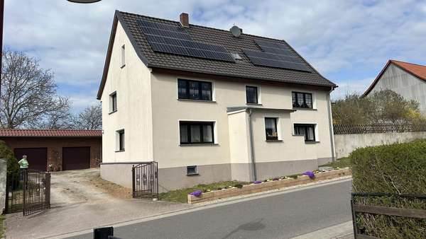 Straßenansicht - Einfamilienhaus in 39356 Hödingen mit 200m² kaufen