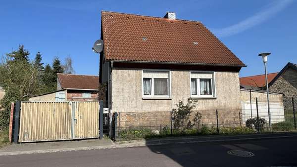 Straßenansicht Straßenansicht - Einfamilienhaus in 39343 Bartensleben mit 85m² kaufen