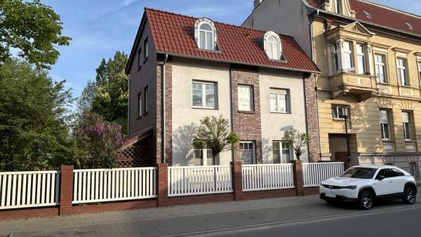 Straßenansicht - Einfamilienhaus in 39340 Haldensleben mit 179m² kaufen