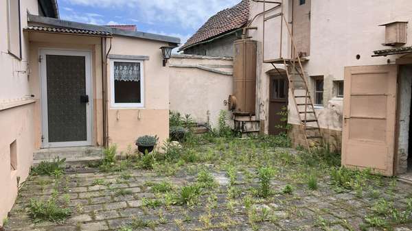 Innenhof / Eingang - Doppelhaushälfte in 39365 Eilsleben mit 89m² kaufen