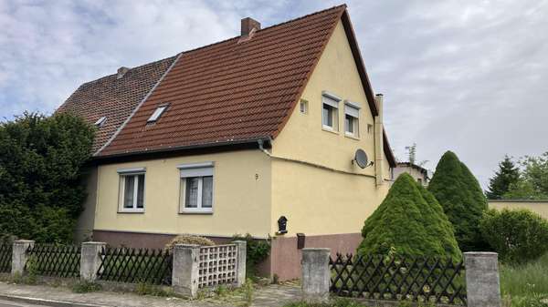 Straßenansicht - Doppelhaushälfte in 39365 Eilsleben mit 89m² kaufen