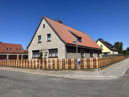 Straßenansicht Straßenansicht - Einfamilienhaus in 39343 Hundisburg mit 156m² kaufen