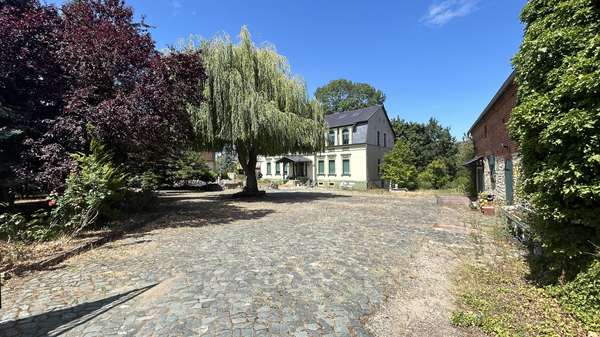 Innenhof - Villa in 39387 Oschersleben mit 350m² kaufen