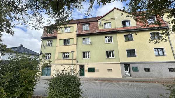 Vorderansicht Vorderansicht - Mehrfamilienhaus in 39387 Oschersleben mit 373m² kaufen