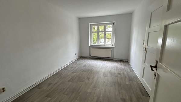 Zimmer Zimmer - Mehrfamilienhaus in 39387 Oschersleben mit 373m² kaufen