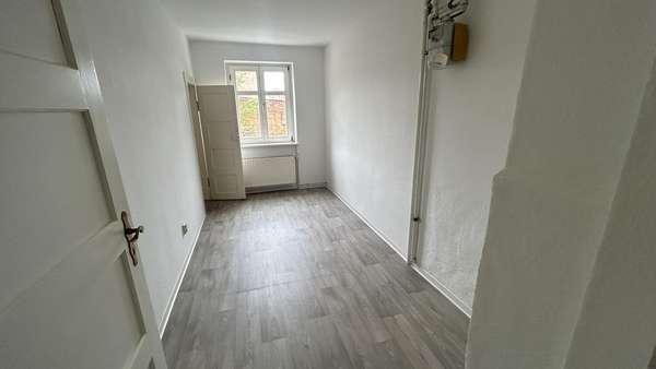 Zimmer Zimmer - Mehrfamilienhaus in 39387 Oschersleben mit 373m² kaufen