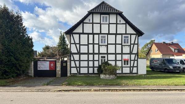 Vorderansicht Vorderansicht - Einfamilienhaus in 39387 Oschersleben mit 187m² kaufen